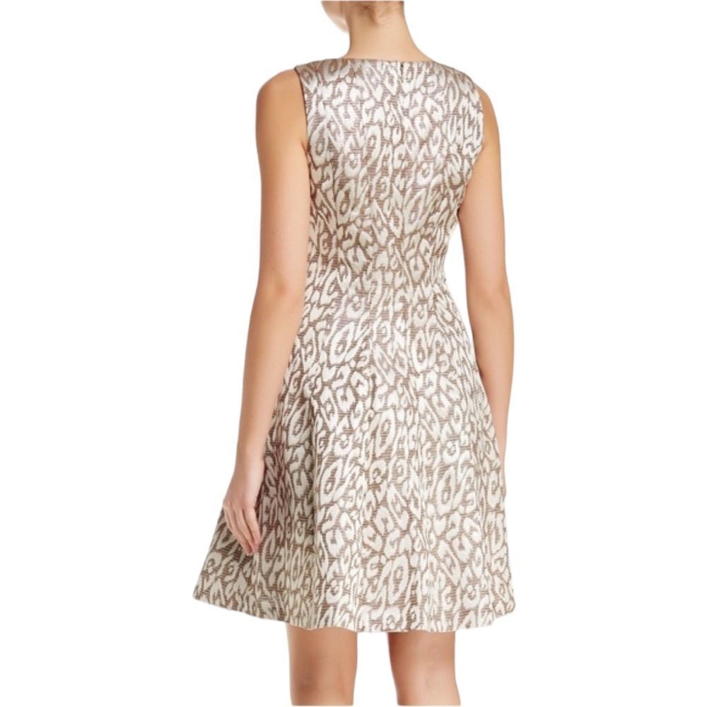 Vince Camuto Gorgeous Holiday Gold V-Neck Fit And Flare Dress Sz 10 - Picture 2 of 13